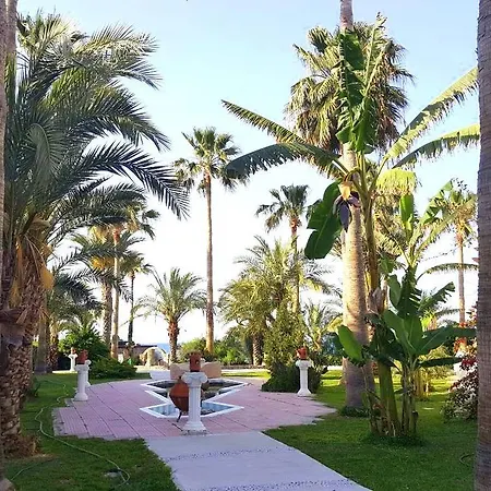 Topset Seafront 3*