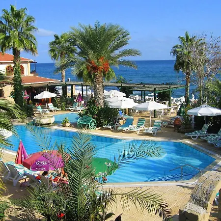 Topset Seafront Hotel Karmi