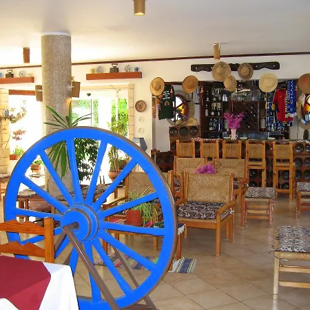 Topset Seafront Szálloda Karmi