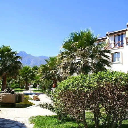 Topset Seafront Hotel Karmi