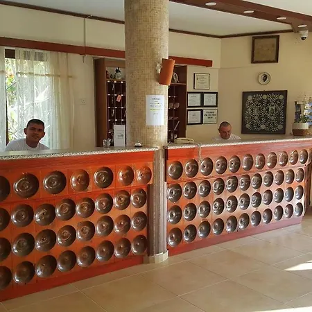 Hotel Topset Seafront Karmi