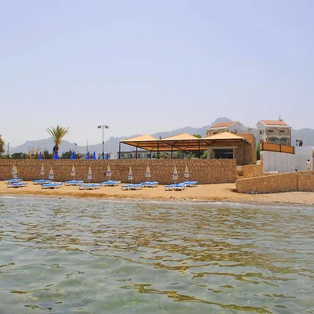 Topset Seafront Szálloda Karmi